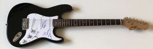 Elbow Signed Electric Guitar – £299