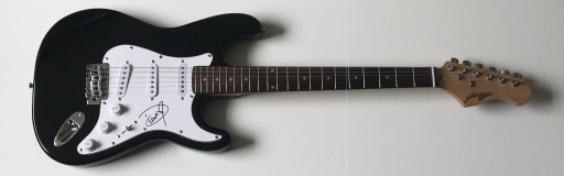 Dionne Warwick Signed Electric Guitar – £199