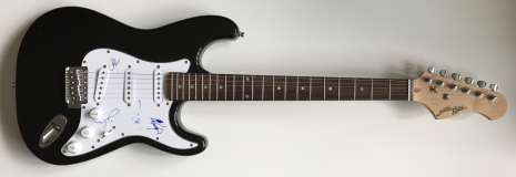 Papa Roach Signed Electric Guitar – £249